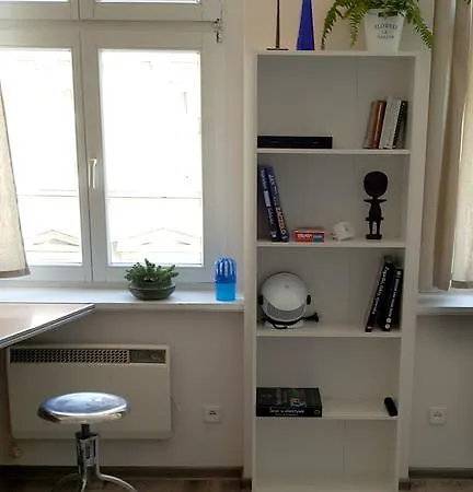 Bluegrayorange דירה